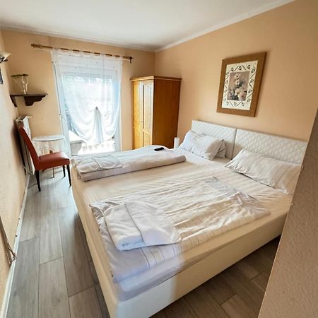 Hotel Zur Kueferschenke Нирштайн Экстерьер фото