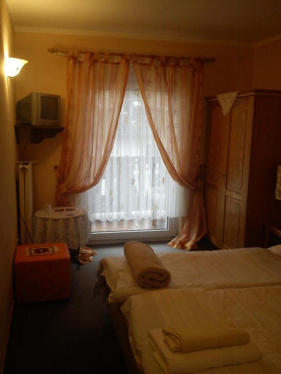 Hotel Zur Kueferschenke Нирштайн Номер фото