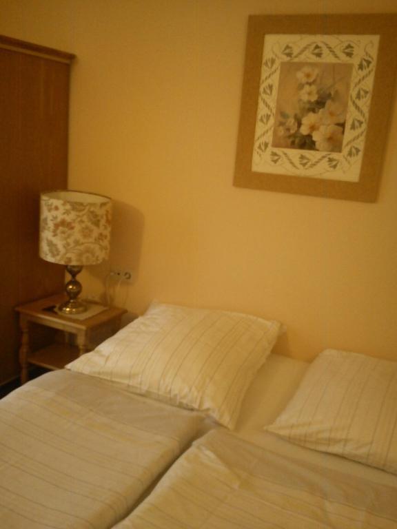 Hotel Zur Kueferschenke Нирштайн Номер фото